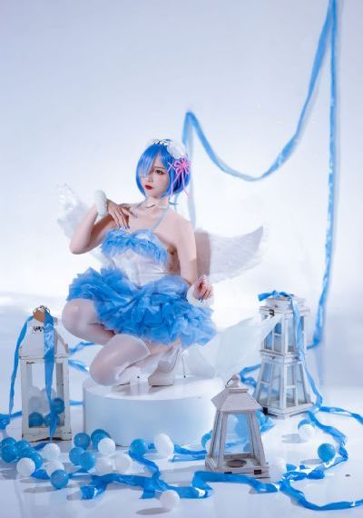裙子底下的怪兽_BD英语全集免费观看