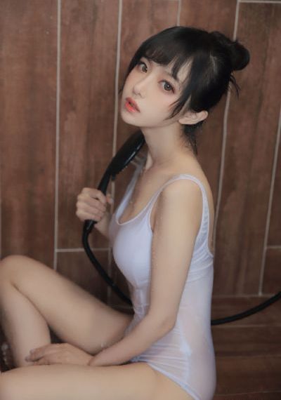 女人张开腿免费的_BD国语高清在线