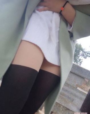 美脚女教师脚责めより_国产剧电影全集观看